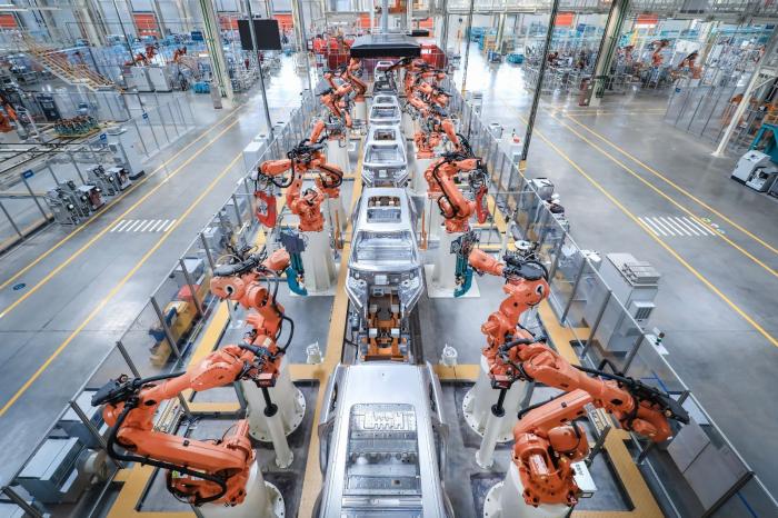 Implementeert primair onderhoud voor CNC -schimmelverwerking om de stabiliteit van de productie te verbeteren